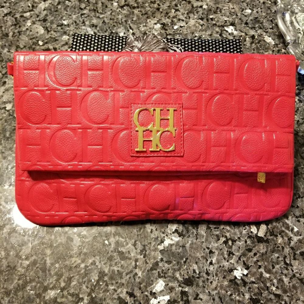 Cosmetic bag from Carolina Herrera.